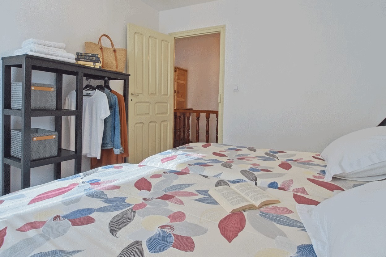 habitacion pequeña con detalles